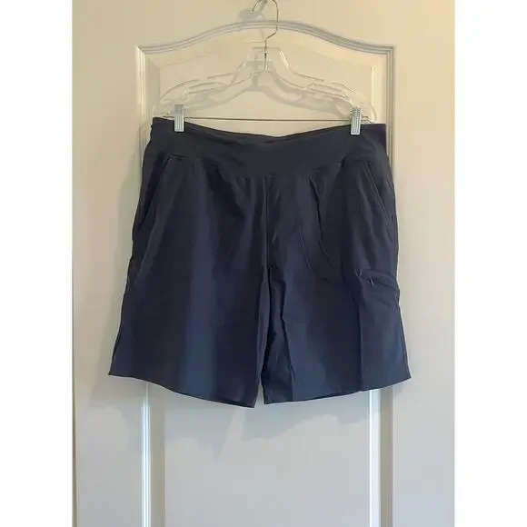 Mountain Hardwear Dynama Bermuda Short - Picture 3 of 11